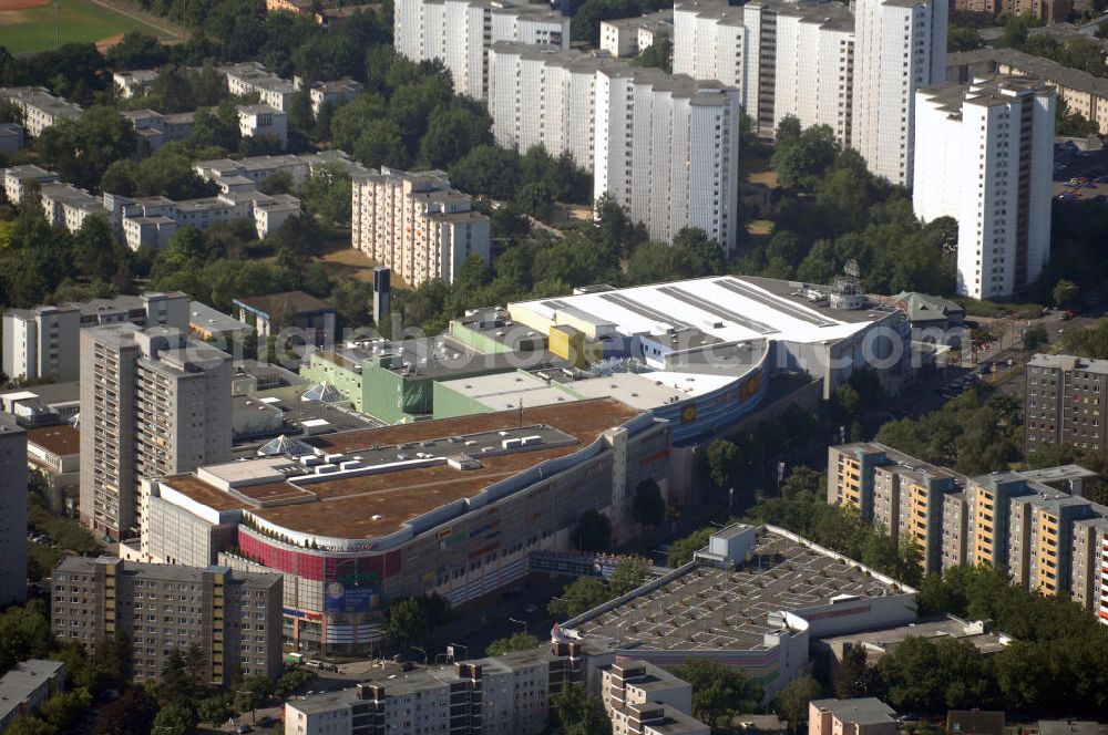 Aerial photograph Berlin - Berlin-Neukölln 07.06.2006 Blick auf die Gropius-Passagen. Dort befinden sich über 180 Fachgeschäfte auf 85.000 Quadratmetern Verkaufsfläche. Kontakt: Centermanagement: H.F.S. Hypofondsbeteiligung für Sachwerte GmbH, vertreten durch die G.F.S. Geschäftsbesorgung für Sachwerte GmbH, Sevket Demir, Johannisthaler Chaussee 317, 12351 Berlin. Tel. +49 (0)30 6 70 66 64 0, Fax +49 (0)30 6 70 66 64 66, Email info@gropius-passagen.de