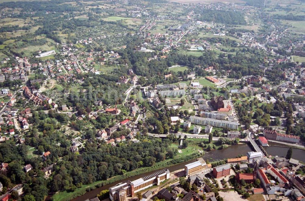 Guben from the bird's eye view: Blick auf Guben in Brandenburg bzw. Gubin in Polen. Aufgrund der im Potsdamer Abkommen an Oder und Lausitzer Neiße (Oder-Neiße-Grenze) festgelegten deutsch-polnischen Grenze wurde 1945 der östlich der Neiße gelegene Teil der Stadt einschliesslich des historisches Zentrums zur polnischen Stadt Gubin.