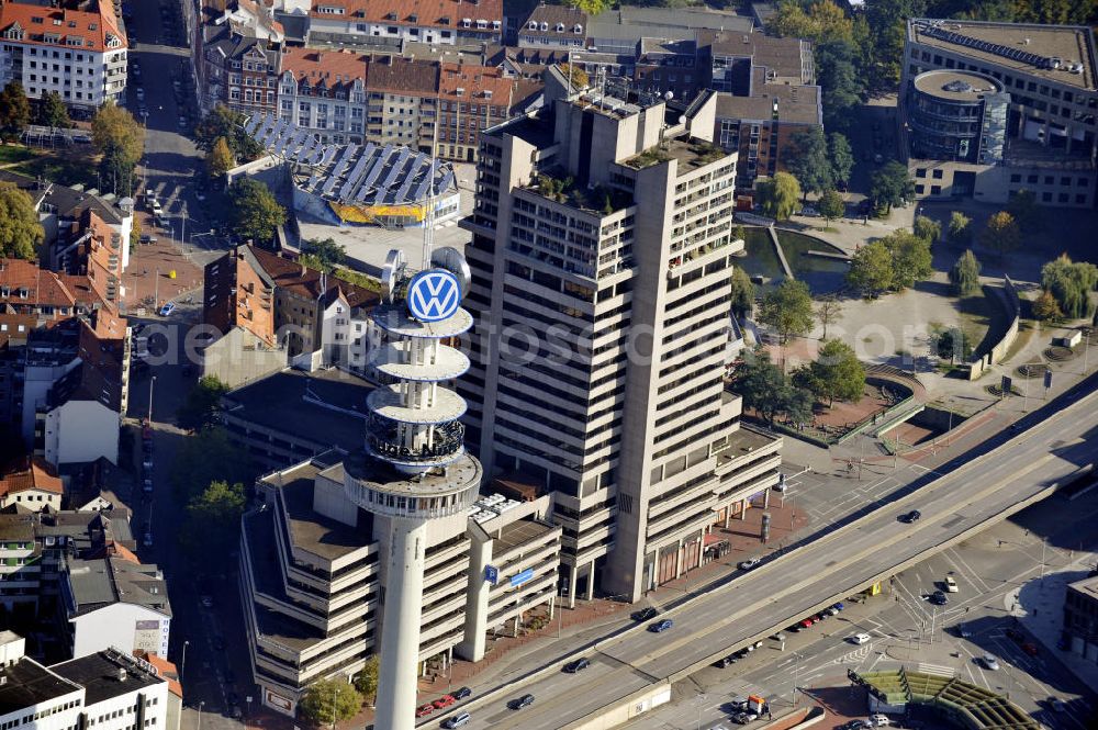 Hannover from the bird's eye view: Blick auf die Stadt Hannover mit den VW-Tower und die Euro Schulen im Stadtteil Mitte. Der ehemalige Fernmeldeturm wurde 1959 von der Deutschen Bundespost errichtet und wird Heute von der Volkswagen AG genutzt. View to the city of Hannover with the VW-Tower and the Euro Schools in the district Mitte. The former telecommunication tower was built in 1959 from the Deutsche Bundespost. today it is used by the Volkswagen AG.