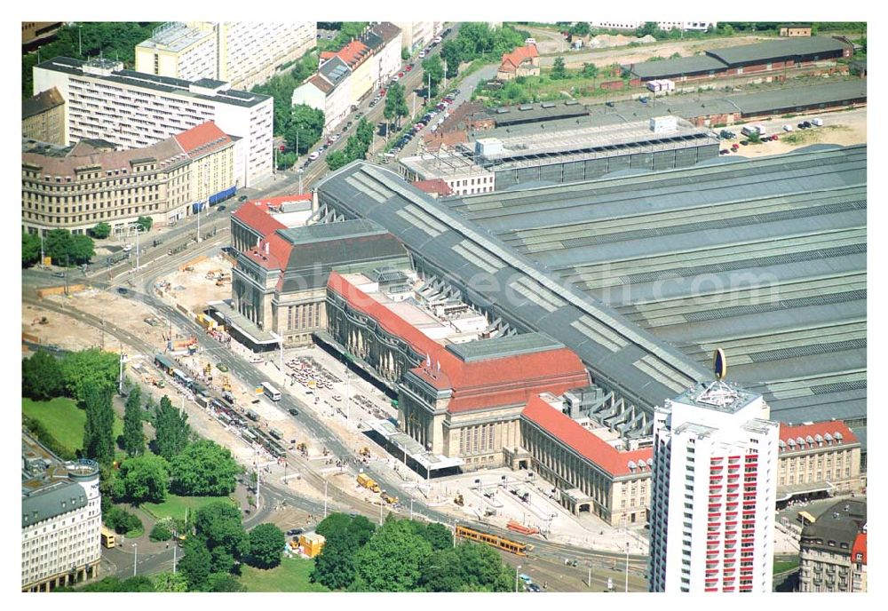 Leipzig from above - Blick auf die Hauptbahnhof-Promenaden im Leipziger Hauptbahnhof in Leipzig durch die ECE Projektmanagement GmbH