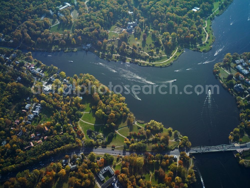 Potsdam from the bird's eye view: Overlooking the River Havel with the Glienicke Bridge in Potsdam in Brandenburg