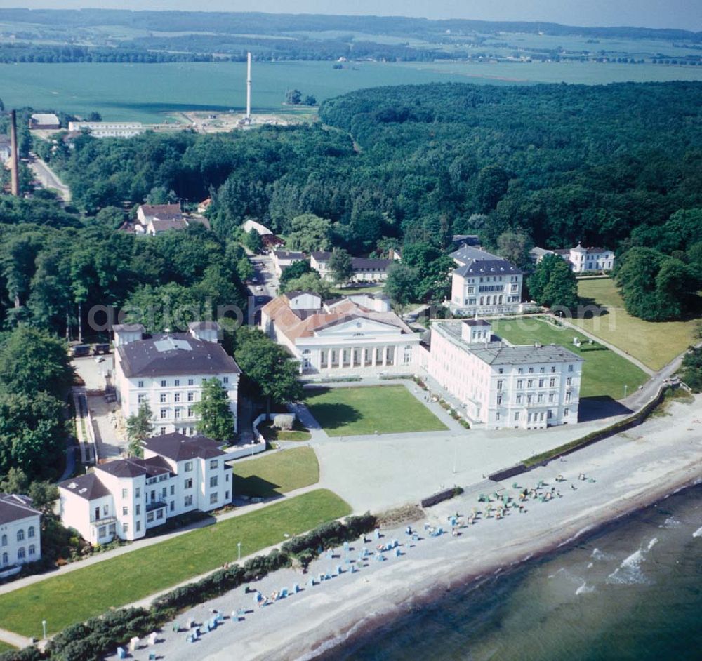 Bad Doberan - Heiligendamm from the bird's eye view: Blick auf Heiligendamm 18209; fünf der historischen Gebäude wurden restauriert und zur 5-Sterne-plus-Hotelanlage „Kempinski Grand Hotel Heiligendamm“ ausgebaut, die im Frühjahr 2003 eröffnete. In der DDR beherbergte das Gebäude der FAK während der Semesterferien im Sommer die Kinderferienlager des Ministeriums für Kultur der DDR (MfK).