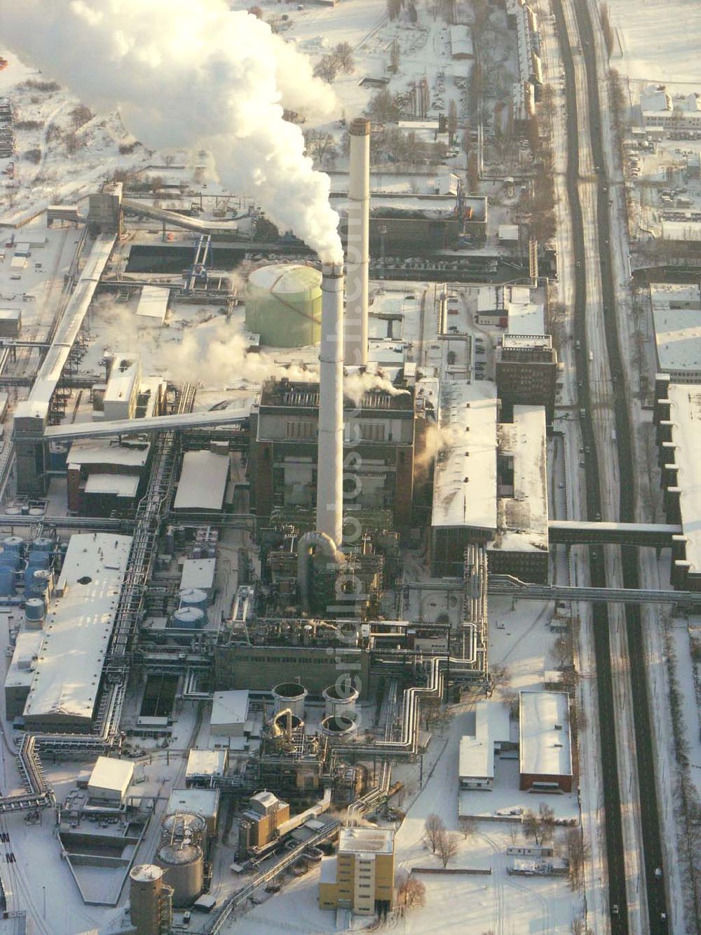 Berlin - Rummelsburg from above - Ein Winterblick auf das Heizkraftwerk im Industriegebiet Rummelsburg.