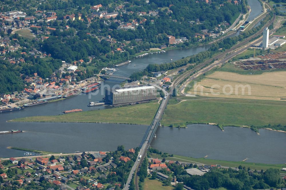 Lauenburg from the bird's eye view: Blick auf die Hitzler Werft in der Bahnhofsstraße 24 in Lauenburg an der Elbe in Schleswig-Holstein, Kontakt: