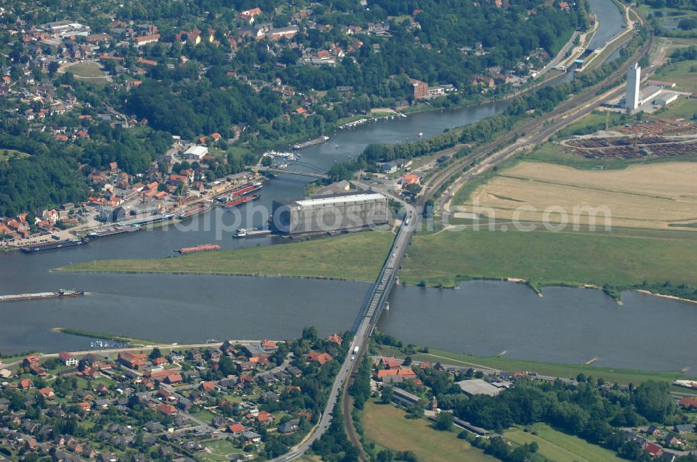 Aerial image Lauenburg - Blick auf die Hitzler Werft in der Bahnhofsstraße 24 in Lauenburg an der Elbe in Schleswig-Holstein, Kontakt: