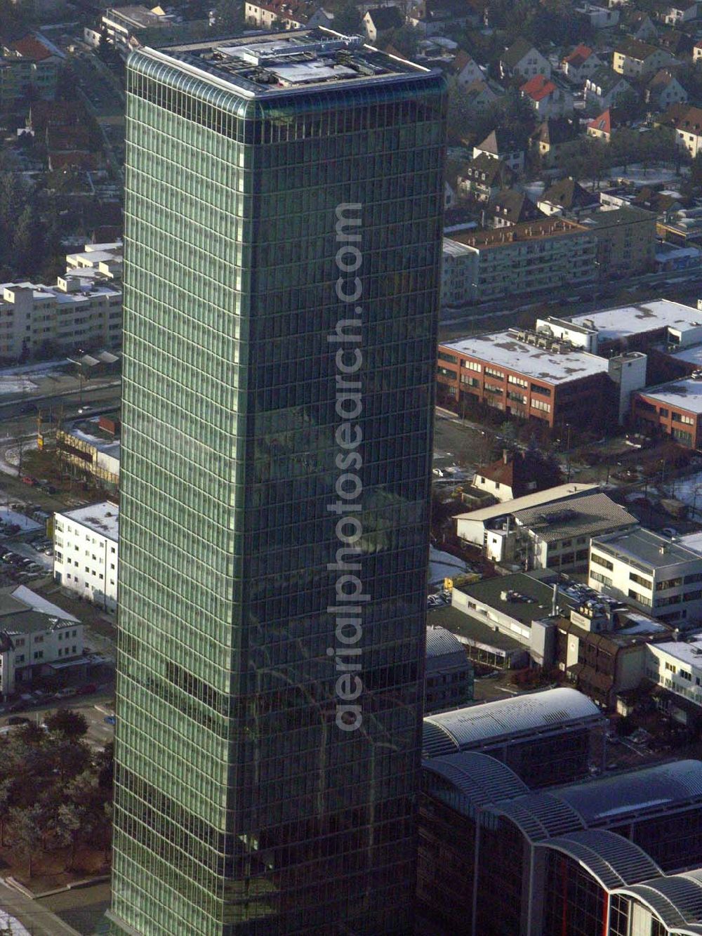 München from above - 15.01.2006 München: Das Hochhaus Uptown München am Georg-Brauchle-Ring in München ist mit einer Höhe von 146 Metern, abgesehen vom Olympiaturm, das derzeit höchste Gebäude der Stadt.