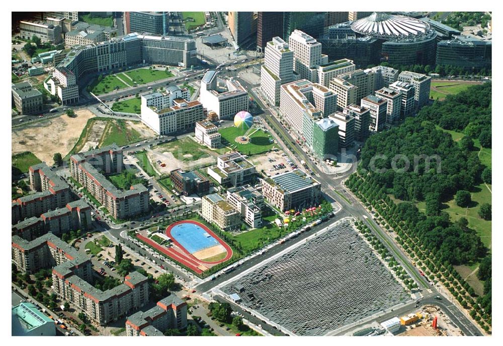 Berlin from above - Blick auf das Holocaust Denkmal, die Ministergärten und den Potsdamer Platz in Berlin-Mitte