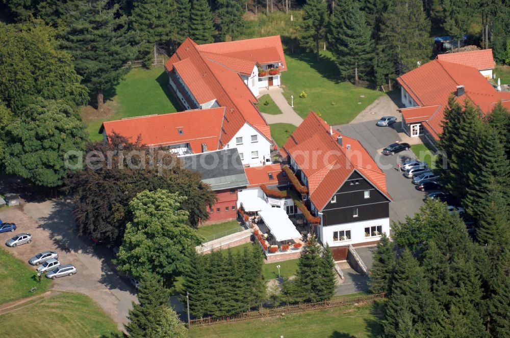 Friedrichroda from the bird's eye view: Blick auf ein Hotel und Berggasthof im Thüringer Wald bei Friedrichroda. Das Hotel Tanzbuche liegt auf 720 Metern Höhe und verfügt über ein Hallenbad mit Sauna, Biosauna, Dampfbad und Solarium. Kontakt: Auf dem Höhenberg, 99894 Friedrichroda, Tel. +49 (0)3623 369900, Fax +49 (0)3623 369943