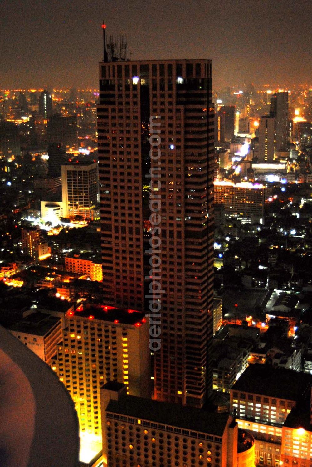 Aerial photograph Bangkok - Blick auf das Hotel holiday inn-crown plaze in der City von Bangkok am Areal des State Tower.