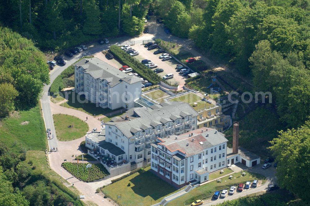 Aerial photograph Sellin - Sellin 10.05.008 Blick auf das Hotel Bernstein und auf die Pensin Seeschloß im Ostseebad Sellin auf der Insel Rügen. Kontakt Hotel: Hochuferpromenade 8, 18586 Ostseebad Sellin, Tel. +49(0)38303 17 17, Fax +49(0)38303 17 18, e-mail: info@hotel-bernstein.de; Kontakt Pension: Kathrin Brombach, Hochuferpromenade 7, 18586 Ostseebad Sellin / Rügen, Tel. +49(0)38303 1560, Fax: +49(0)38303 85152, e-mail: info@seeschloss-sellin.de