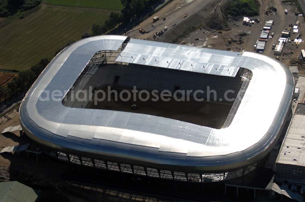 Klagenfurt from above - Die Hypo-Arena ist das derzeit in Bau befindliche Fußballstadion der Stadt Klagenfurt (Kärnten). Das heftig umstrittene Stadion wird für die in Klagenfurt stattfindenden Vorausscheidungsspiele der Fußball-Europameisterschaft 2008 errichtet und soll in späterer Folge als Heimstadion für den SK Austria Kärnten dienen. Es befindet sich im Stadtteil Waidmannsdorf an der Umfahrungsstraße Südring.