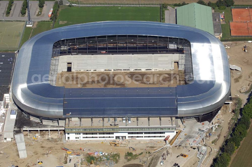 Klagenfurt from above - Die Hypo-Arena ist das derzeit in Bau befindliche Fußballstadion der Stadt Klagenfurt (Kärnten). Das heftig umstrittene Stadion wird für die in Klagenfurt stattfindenden Vorausscheidungsspiele der Fußball-Europameisterschaft 2008 errichtet und soll in späterer Folge als Heimstadion für den SK Austria Kärnten dienen. Es befindet sich im Stadtteil Waidmannsdorf an der Umfahrungsstraße Südring.