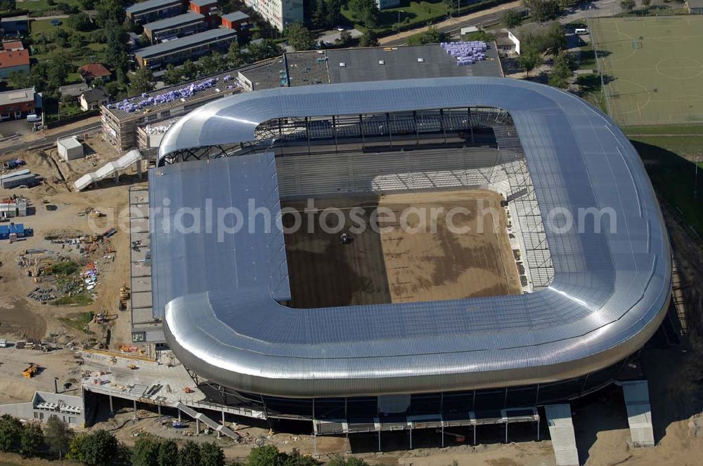 Klagenfurt from above - Die Hypo-Arena ist das derzeit in Bau befindliche Fußballstadion der Stadt Klagenfurt (Kärnten). Das heftig umstrittene Stadion wird für die in Klagenfurt stattfindenden Vorausscheidungsspiele der Fußball-Europameisterschaft 2008 errichtet und soll in späterer Folge als Heimstadion für den SK Austria Kärnten dienen. Es befindet sich im Stadtteil Waidmannsdorf an der Umfahrungsstraße Südring.