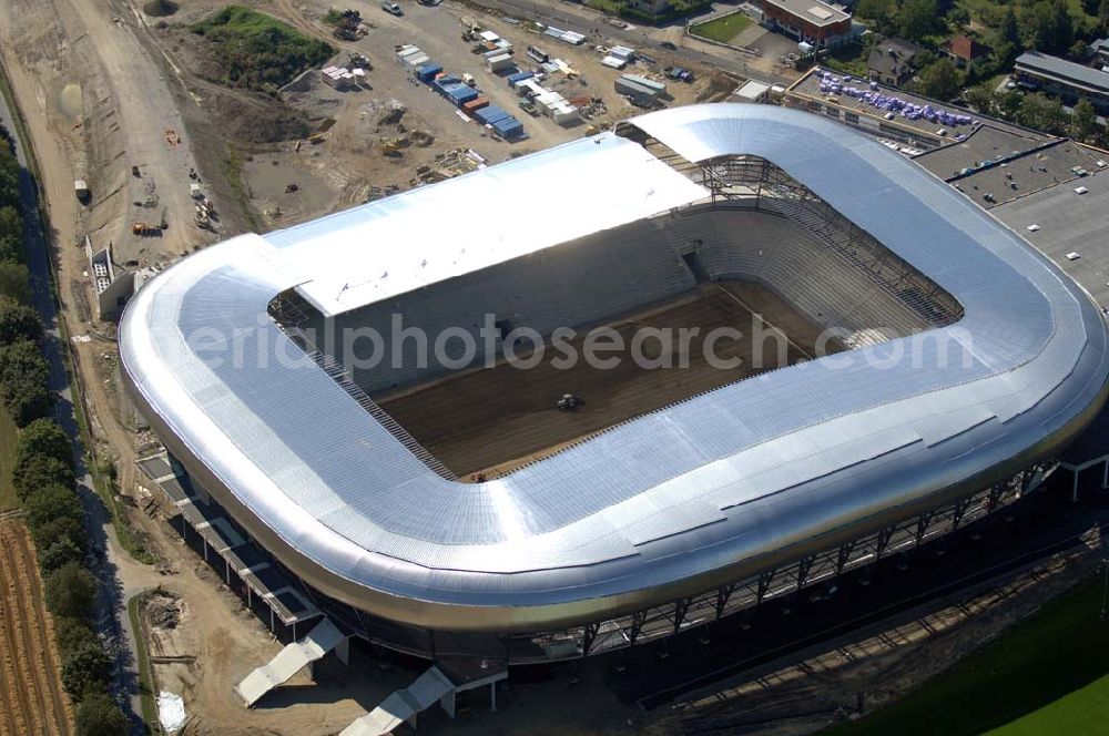 Klagenfurt from above - Die Hypo-Arena ist das derzeit in Bau befindliche Fußballstadion der Stadt Klagenfurt (Kärnten). Das heftig umstrittene Stadion wird für die in Klagenfurt stattfindenden Vorausscheidungsspiele der Fußball-Europameisterschaft 2008 errichtet und soll in späterer Folge als Heimstadion für den SK Austria Kärnten dienen. Es befindet sich im Stadtteil Waidmannsdorf an der Umfahrungsstraße Südring.