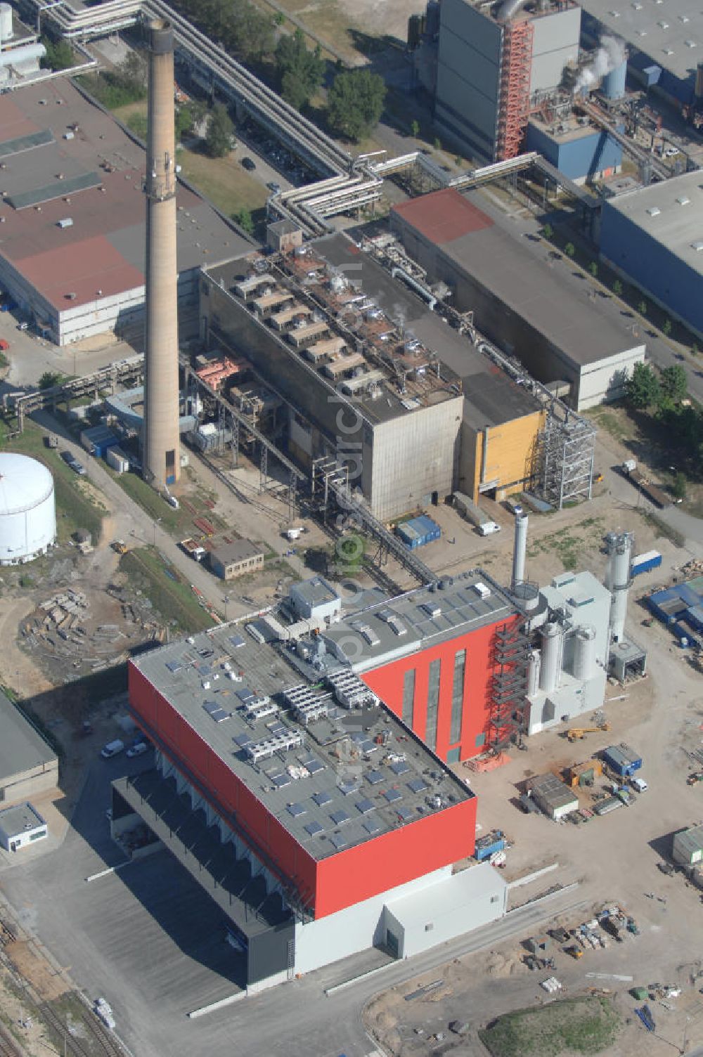 Premnitz from above - Blick auf den Industriepark Premnitz IPP mit der EEW Premnitz GmbH. Sie erzeugt Energie, Wärme und Prozessdampf aus Abfallverbrennung. Kontakt Industriepark: Stadt Premnitz, Mike Stampehl, G.-Hauptmann-Str. 21, 14 727 Premnitz, Tel. +49 (0)3386 259 133, +49 (0)3386 259 111, Email m.stampehl@premnitz.de