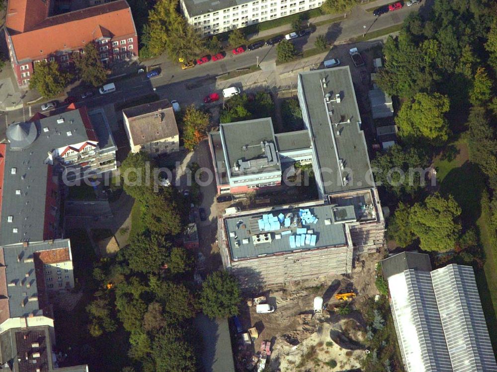 Aerial photograph Berlin-Lichtenberg - 05.10.2005: Neubau am Institut für Zoo- und Wildtierforschung (IZW) im Forschungsverbund Berlin e.V; Postfach 601103; 10252 Berlin; Telefon: (030) 51680; Fax: (030) 5126104