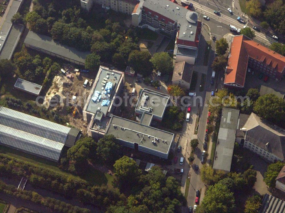 Aerial photograph Berlin-Lichtenberg - 05.10.2005: Neubau am Institut für Zoo- und Wildtierforschung (IZW) im Forschungsverbund Berlin e.V; Postfach 601103; 10252 Berlin; Telefon: (030) 51680; Fax: (030) 5126104