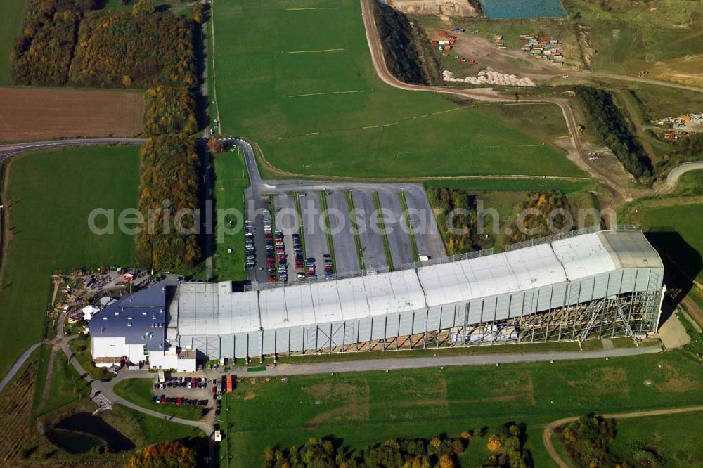 Aerial photograph Neuss - 28.10.2005 Neuss, Am 3. Januar 2001 öffnete mit der Jever Skihalle Neuss die größte Indoor-Wintersport-Region Deutschlands ihre Pforten. Jever Skihalle Neuss, An der Skihalle 1, D-41472 Neuss