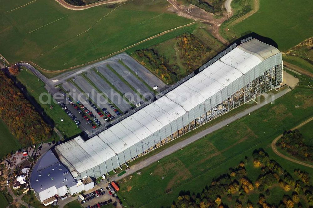 Neuss from the bird's eye view: 28.10.2005 Neuss, Am 3. Januar 2001 öffnete mit der Jever Skihalle Neuss die größte Indoor-Wintersport-Region Deutschlands ihre Pforten. Jever Skihalle Neuss, An der Skihalle 1, D-41472 Neuss