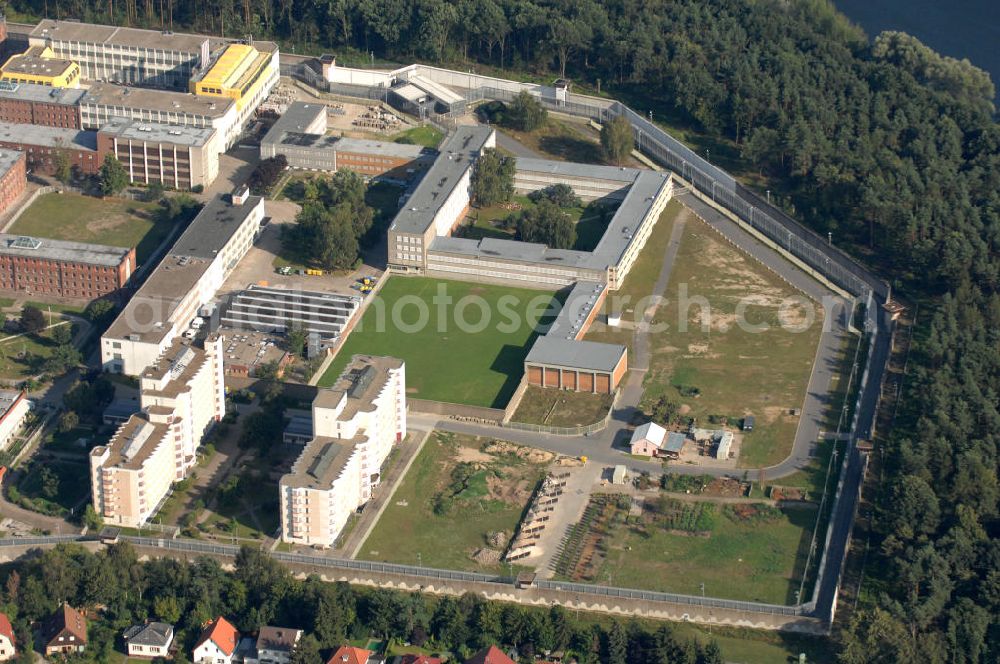 Aerial photograph Berlin - Blick auf die Justizvollzugsanstalt Berlin-Tegel. Die JVA ist mit sechs Vollzugs- und mehreren Sonderbereichen die größte Deutschlands. Sie wurde 1898 als Königliche Strafanstalt Tegel erbaut. URL der Anstalt: