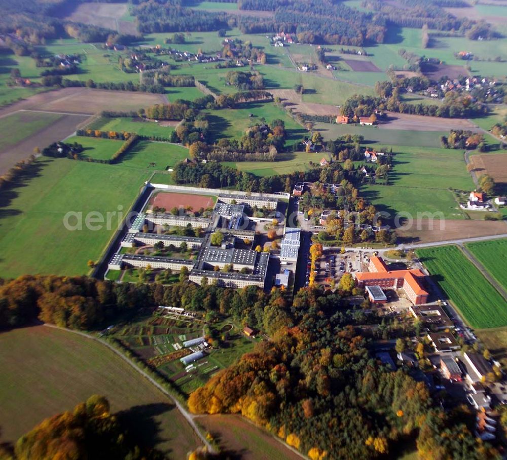 Bielefeld from above - 28.10.2005 Bielefeld, Die JVA Bielefeld-Brackwede II ist 1969 eröffnet worden und damit zwar keine ganz neue, aber immer noch eine vergleichsweise junge Justizvollzugsanstalt. JVA Bielefeld-Brackwede II, Zinnstraße 33, 33649 Bielefeld