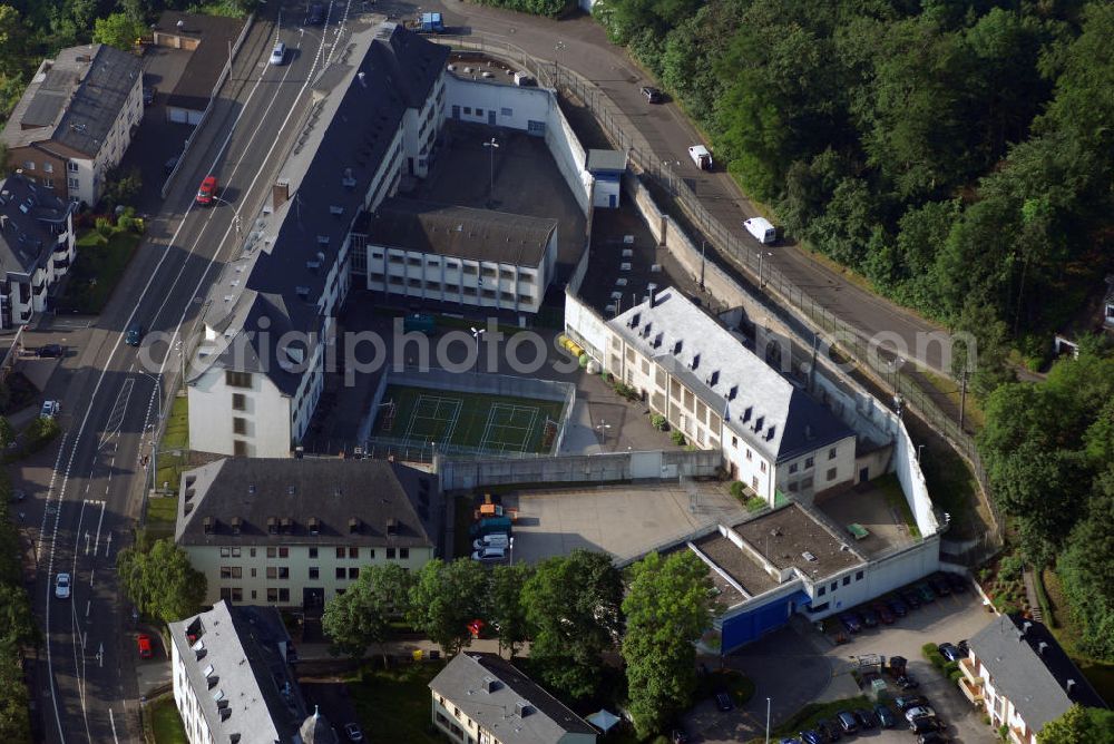 Aerial photograph KOBLENZ - Blick auf die Justizvollzugsanstalt Koblenz. Kontakt: Justizvollzugsanstalt Koblenz, Simmerner Straße 14a, 56075 Koblenz, Tel. 0261 9530-0, Fax 0261 9530-123, E-Mail Poststelle.JVAKO@Vollzug.jm.rlp.de,