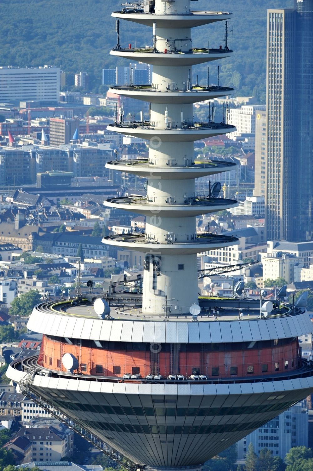 Aerial photograph Frankfurt am Main - View of the pulpit of the Europe Tower in Frankfurt am Main. The telecommunication tower, which has existed since 1979 and was designed by the architect Johannes Moehrle, is 337.5 meters high and the second highest in Germany. The tower is closed to the public since 1999. Since then, there are only technical rooms in the pulpit