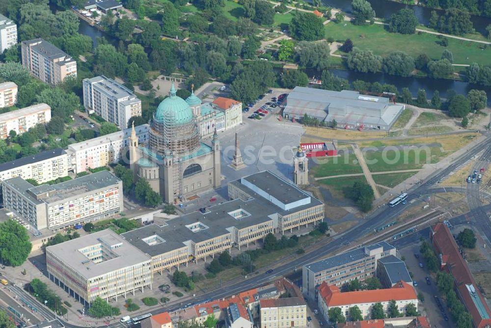 Potsdam from above - Blick auf von Karl Friedrich Schinkel entworfene, eingerüstete Nikolaikirche am Alten Markt in Potsdam. Hier finden auch Aufführungen, Ausstellungen und Vorträge statt. (Kontakt: Evangelische St. Nikolai-Kirchengemeinde, Am Alten Markt, 14467 Potsdam, Telefon: 03 31 / 270 86 02, Fax: 03 31 / 23 70 00 66, E-Mail: info@NikolaiPotsdam.de, Presse@NikolaiPotsdam.de,