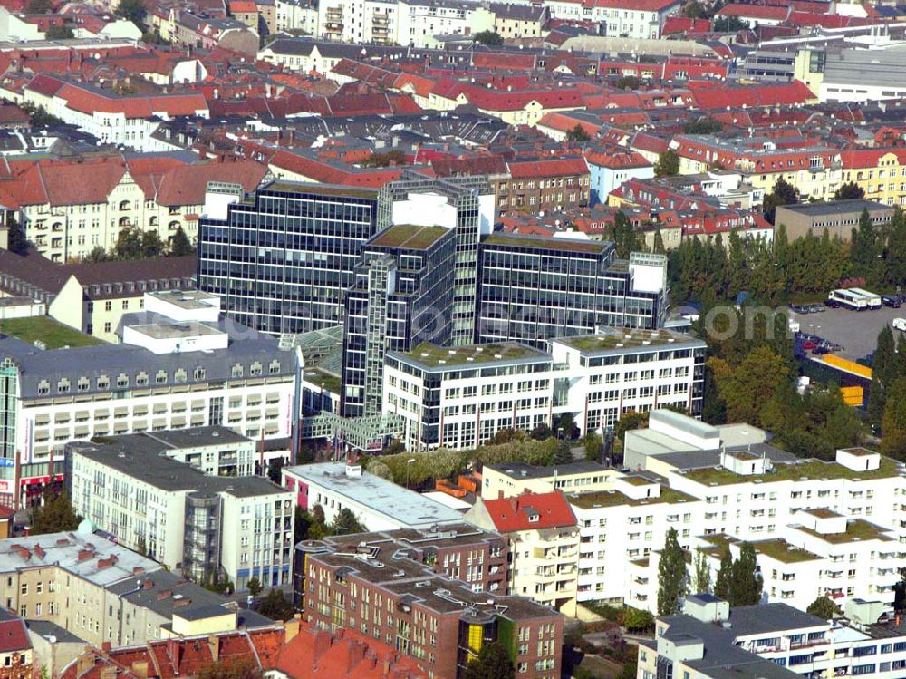 Aerial photograph Berlin-Neuköln - Die Einkaufsmeile Karl-Marx-Strasse in Berlin-Neuköln