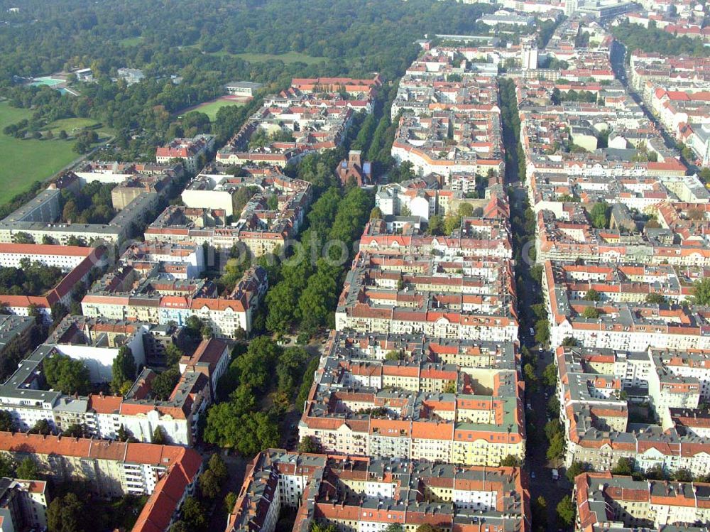 Berlin-Neuköln from above - Die Einkaufsmeile Karl-Marx-Strasse in Berlin-Neuköln