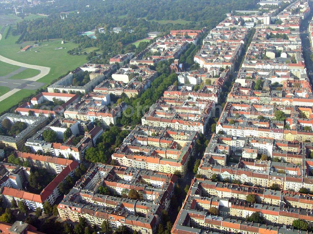 Berlin-Neuköln from the bird's eye view: Die Einkaufsmeile Karl-Marx-Strasse in Berlin-Neuköln