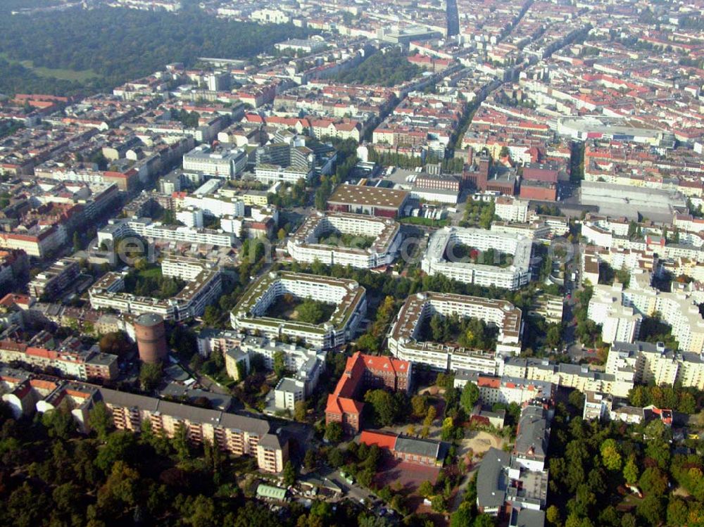 Aerial photograph Berlin-Neuköln - Die Einkaufsmeile Karl-Marx-Strasse in Berlin-Neuköln