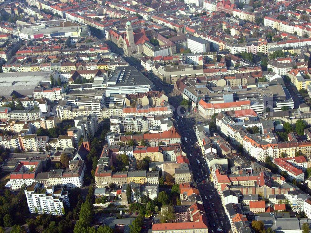 Berlin-Neuköln from the bird's eye view: Die Einkaufsmeile Karl-Marx-Strasse in Berlin-Neuköln