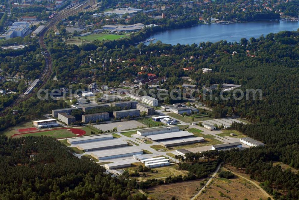 Lehnitz from the bird's eye view: Blick auf das Kasernengelände am ehemaligen Truppenübungsplatz Lehnitz bei Oranienburg. das Gelände wurde unlängst von der Bundeswehr an die Bundesanstalt für Immobilienaufgaben übertragen und soll nun einer neuen Verwendung und Renaturisierungsmaßnahmen zugeführt werden.