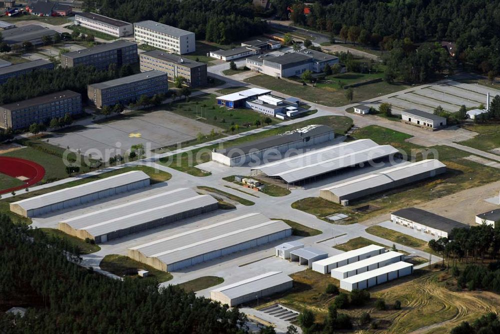 Lehnitz from above - Blick auf das Kasernengelände am ehemaligen Truppenübungsplatz Lehnitz bei Oranienburg. das Gelände wurde unlängst von der Bundeswehr an die Bundesanstalt für Immobilienaufgaben übertragen und soll nun einer neuen Verwendung und Renaturisierungsmaßnahmen zugeführt werden.