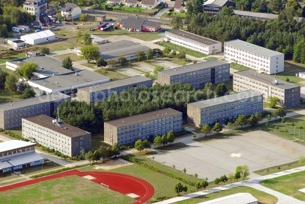 Lehnitz from the bird's eye view: Blick auf das Kasernengelände am ehemaligen Truppenübungsplatz Lehnitz bei Oranienburg. das Gelände wurde unlängst von der Bundeswehr an die Bundesanstalt für Immobilienaufgaben übertragen und soll nun einer neuen Verwendung und Renaturisierungsmaßnahmen zugeführt werden.