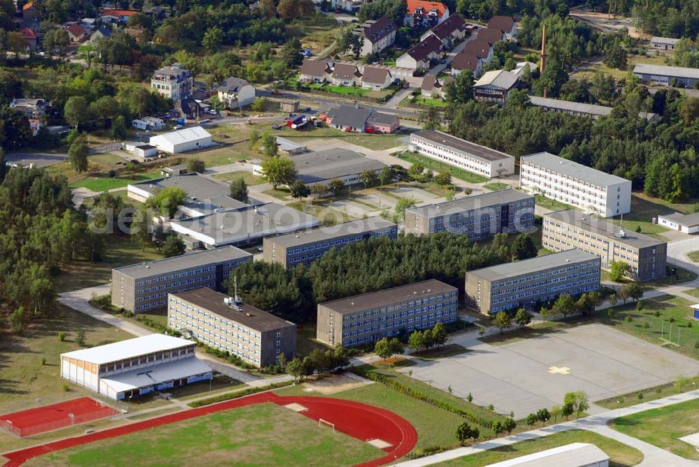 Aerial image Lehnitz - Blick auf das Kasernengelände am ehemaligen Truppenübungsplatz Lehnitz bei Oranienburg. das Gelände wurde unlängst von der Bundeswehr an die Bundesanstalt für Immobilienaufgaben übertragen und soll nun einer neuen Verwendung und Renaturisierungsmaßnahmen zugeführt werden.