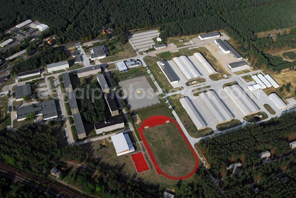 Lehnitz from above - Blick auf das Kasernengelände am ehemaligen Truppenübungsplatz Lehnitz bei Oranienburg. das Gelände wurde unlängst von der Bundeswehr an die Bundesanstalt für Immobilienaufgaben übertragen und soll nun einer neuen Verwendung und Renaturisierungsmaßnahmen zugeführt werden.