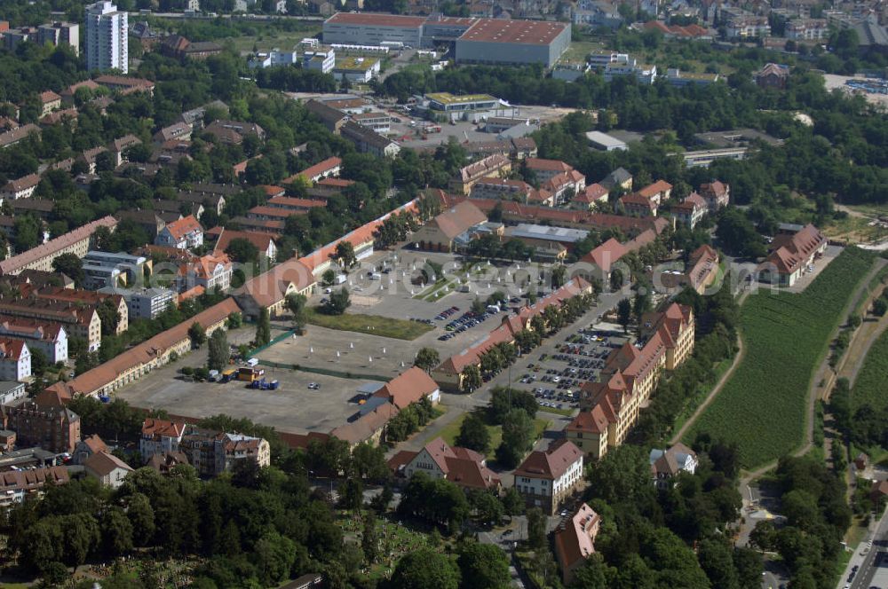 Stuttgart from the bird's eye view: Blick auf das Kastell Stuttgart-Bad Cannstatt. ist ein ehemaliges römisches Grenzkastell an der Neckarlinie des Neckar-Odenwald-Limes. Es liegt als Bodendenkmal in einem heute weitgehend überbauten Bereich von Bad Cannstatt, einem Stadtbezirk von Stuttgart. Das Kastell von Stuttgart-Bad Cannstatt wurde in domitianischer Zeit, wohl zwischen 85 und 90 n. Chr. zunächst als Holz-Erde-Bauwerk errichtet. Es gehörte in eine Reihe von insgesamt sechs Militäranlagen.