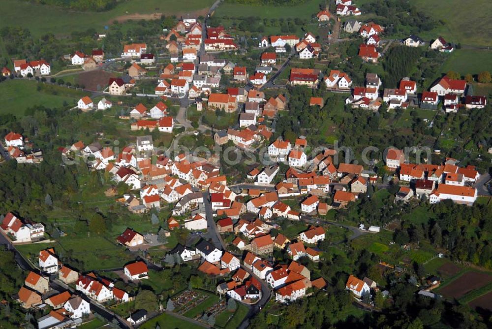 Kella from the bird's eye view: Blick auf Kella. Kella ist eine Gemeinde im thüringischen Landkreis Eichsfeld. Das Dorf gehört zur Verwaltungsgemeinschaft Ershausen/Geismar. Bürgermeister: Silvio Schneider, Büro: Angerweg 5, 37308 Kella, T: 0170/2971857