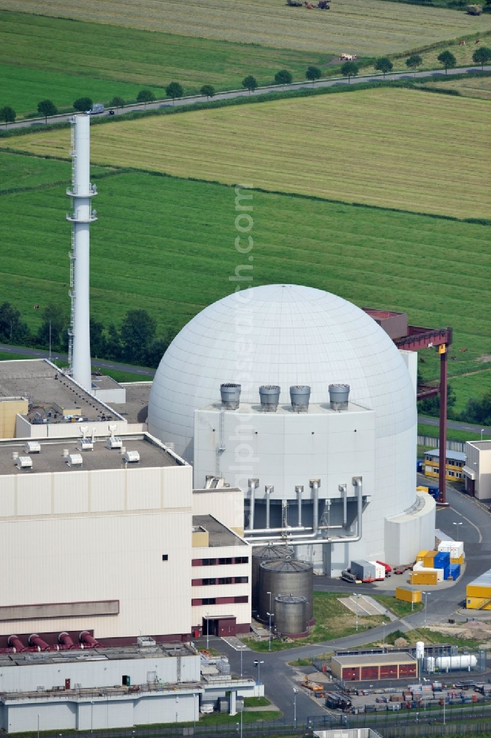 Aerial image Brokdorf - View of the nuclear power plant Brokdorf near the homonymous small town in Schleswig-Holstein. It was commissioned in October 1986 by the former owners Preussen Elektra and HEW. Since 2010, the plant belongs to E.ON (80%) and Vattenfall (20%). The final shutdown of the plant is scheduled not later than 2021