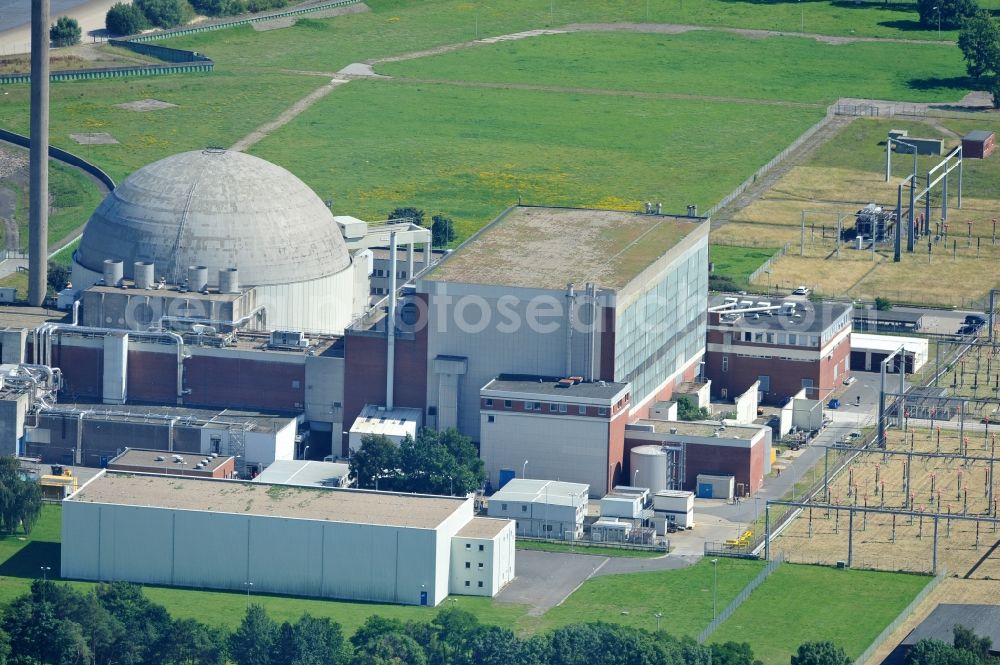 Stade from above - View the nuclear power plant Stade in the honomynous city in Lower Saxony. The plant was operated from 1972 to 2003 near the water mouth at the Elbe. It is the first decommissioned nuclear power plant in Germany since the nuclear phaseout and is currently under demolition. It was equipped with a pressurized water reactor and owned by E.ON (66.7%) and Vattenfall (33.3%)