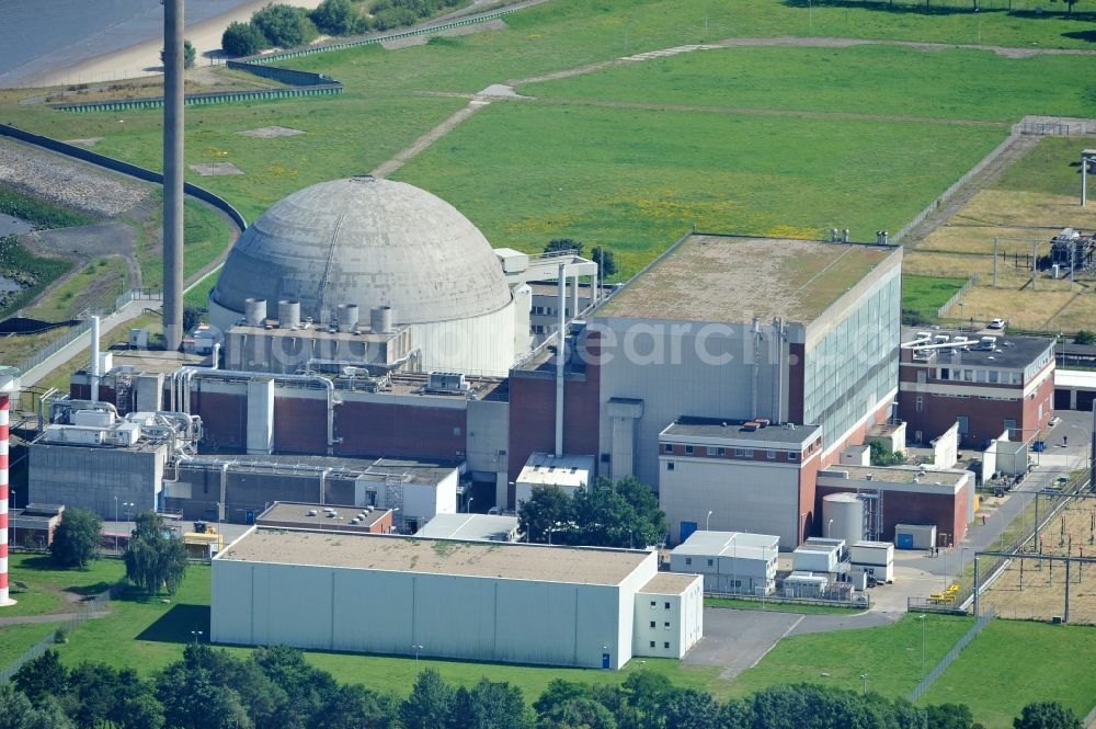 Stade from above - View the nuclear power plant Stade in the honomynous city in Lower Saxony. The plant was operated from 1972 to 2003 near the water mouth at the Elbe. It is the first decommissioned nuclear power plant in Germany since the nuclear phaseout and is currently under demolition. It was equipped with a pressurized water reactor and owned by E.ON (66.7%) and Vattenfall (33.3%)