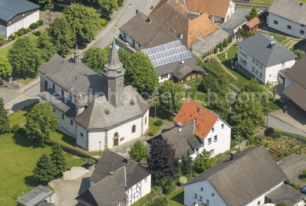 Rüthen from above - Blick auf die Kirche des Ortes Rüthen in Nordrhein-Westfalen