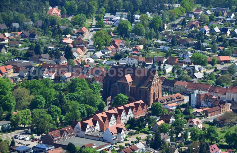 Aerial photograph Bad Wilsnack - View of the church Wunderblutkirche St. Nicholas in Bad Wilsnack in Brandenburg. The church, which was completed in 1525, is the landmark of the city and was the most famous pilgrimage destination in Northern Europe