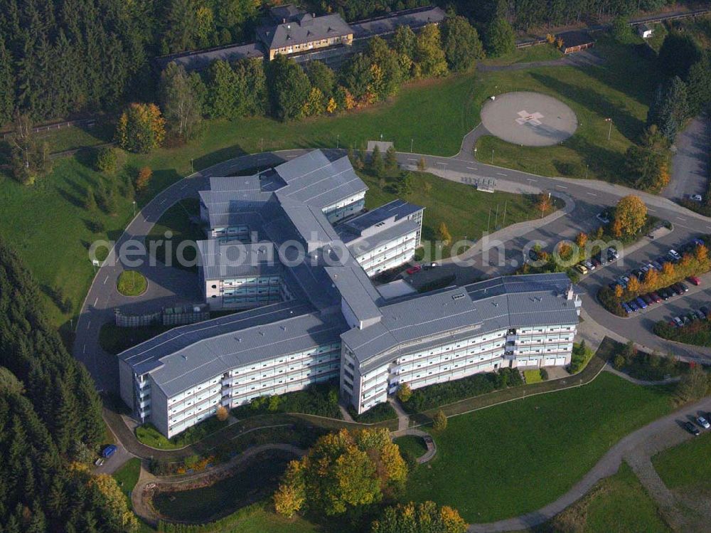 Adorf ( Sachsen ) from the bird's eye view: Klinikneubau östlich von Adorf.Bis 2006 soll ein behindertengerechter patienten- und besucherfreundlicher Eingangsbereich entstehen.Ebenfalls sind eine Umgestaltung des Parks und eventuell ein Ersatzneubau, Umbau oder eine Sanierung des Neurologiegebäudes geplant. Klinik Paracelsus-Klinik Adorf GmbH Hausanschrift Sorger Str. 51; D-08626 Adorf; Telefon 037423 / 79-0; Fax 037423 / 79-199;