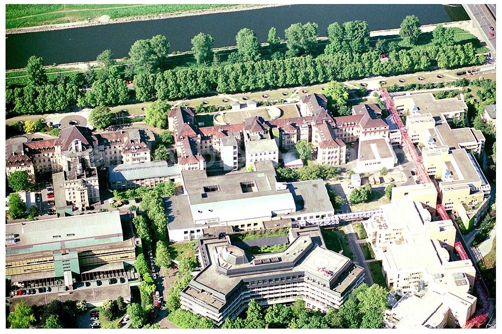 Aerial image Mannheim - 28.05.2004 Universitätsklinikum Mannheim, Fakultät für Klinische Medizin Mannheim, Theodor-Kutzer-Ufer 1-3 D-68135 Mannheim Tel.: +49 (0) 621 / 383 - 2280 Fax: +49 (0) 621 / 383 - 3815 E-mail: hautklinik@haut.ma.uni-heidelberg.de E-Mail: dekan@dekan.ma.uni-heidelberg.de