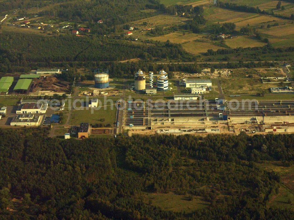 Lodz from above - 30.08.2005 Lodz; Lodz ist die zweitgrößte Stadt Polens und gleichzeitig die Hauptstadt des gleichnamigen Verwaltungsbezirks. Am Rand der Stadt liegt ein Klärwerk.