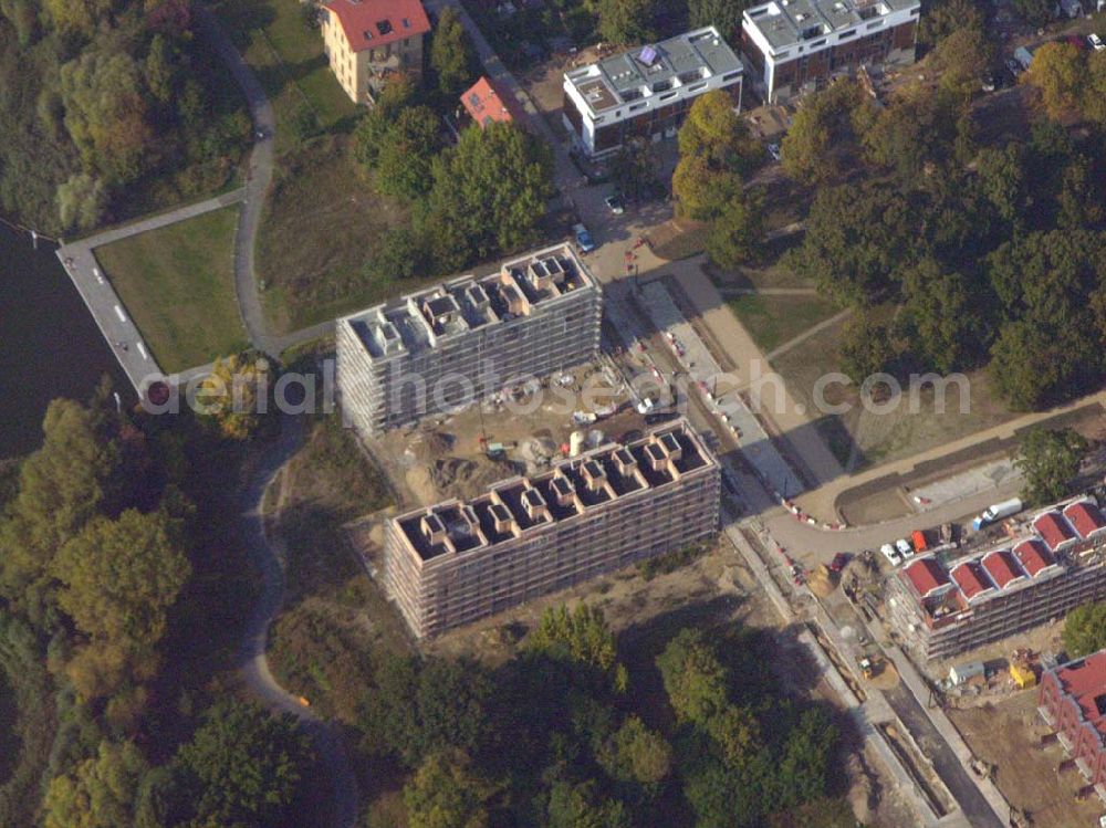 Aerial photograph Berlin-Lichtenberg - Blick auf die Knabenhäuser Rummelsburger Bucht ;Nach nur vierzehn Monate dauernden Modernisierungs- und Instandsetzungsarbeiten kann in den Knabenhäusern wieder gewohnt werden. Telefon: 030.35 59 01-0;Telefax: 030.35 59 01-99;E-mail: zentrale@wasserstadt.de