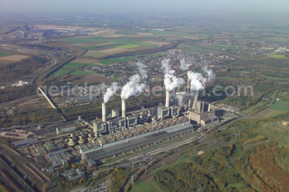 Grevenbroich (NRW) from above - Blick auf das Kraftwerk Grevenbroich der RWE RWE Energy AG; Rheinlanddamm 24; 44139 Dortmund Postadresse 44047 Dortmund; Tel: +49(0)231/438-02; Fax:+49(0)231/438-3182